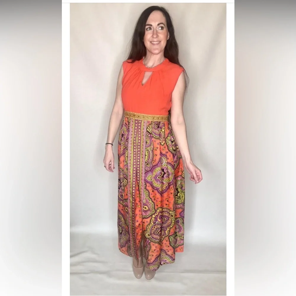 Vintage red paisley evening dress, size 14, 1960s dress, 1960s fashion, bright - Picture 2 of 6
